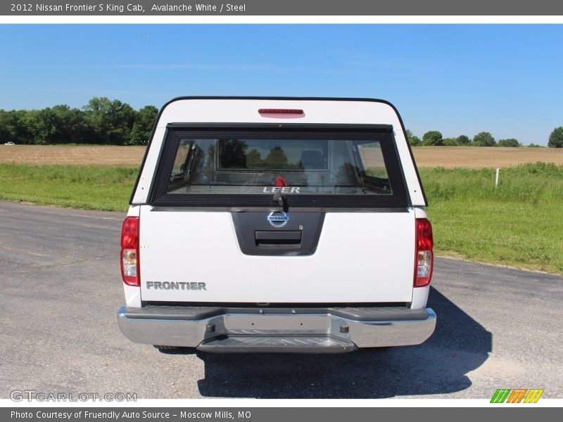 Avalanche White / Steel 2012 Nissan Frontier S King Cab