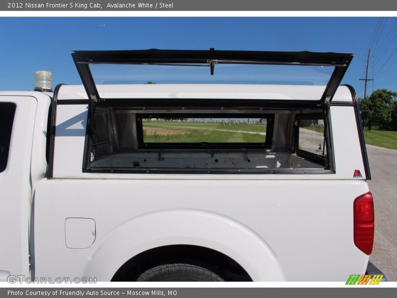 Avalanche White / Steel 2012 Nissan Frontier S King Cab