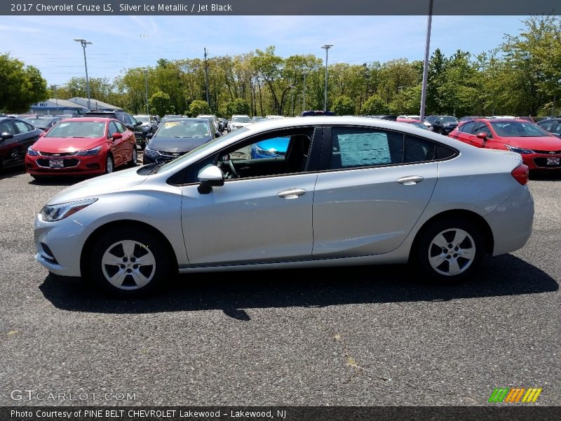 Silver Ice Metallic / Jet Black 2017 Chevrolet Cruze LS