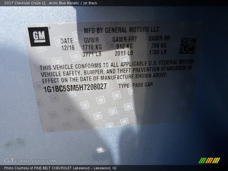Arctic Blue Metallic / Jet Black 2017 Chevrolet Cruze LS