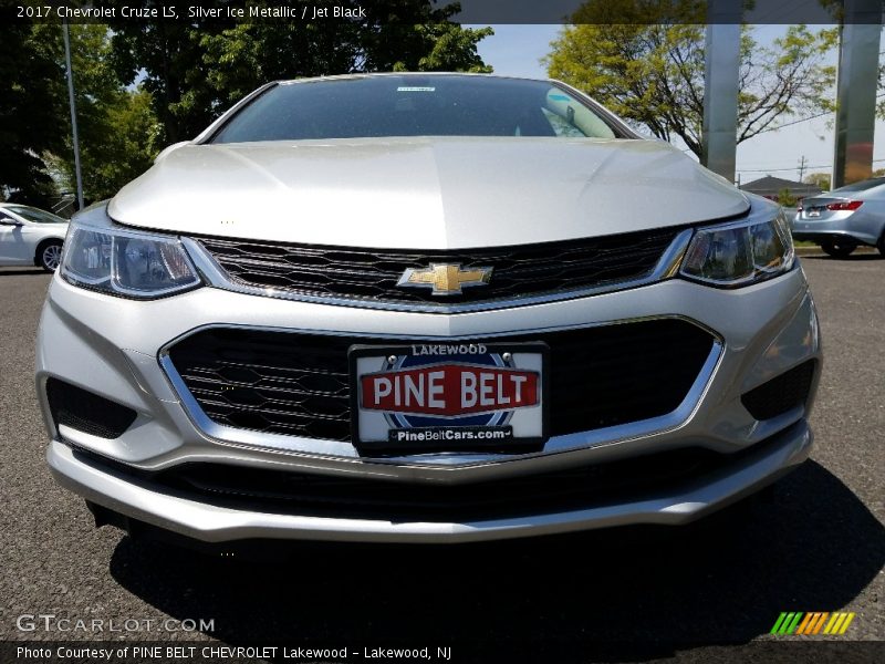 Silver Ice Metallic / Jet Black 2017 Chevrolet Cruze LS