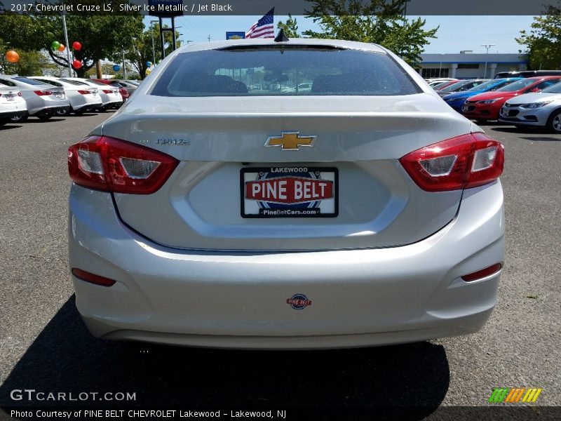 Silver Ice Metallic / Jet Black 2017 Chevrolet Cruze LS