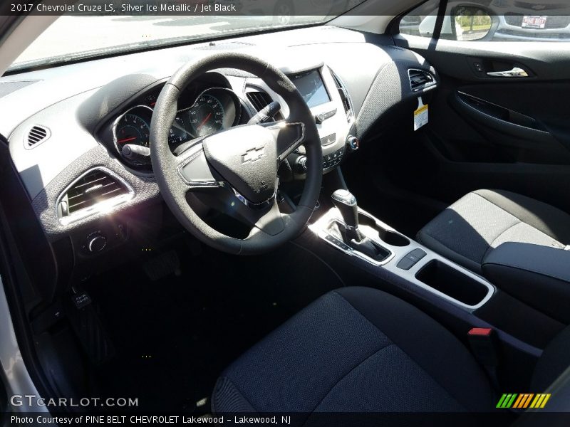 Silver Ice Metallic / Jet Black 2017 Chevrolet Cruze LS