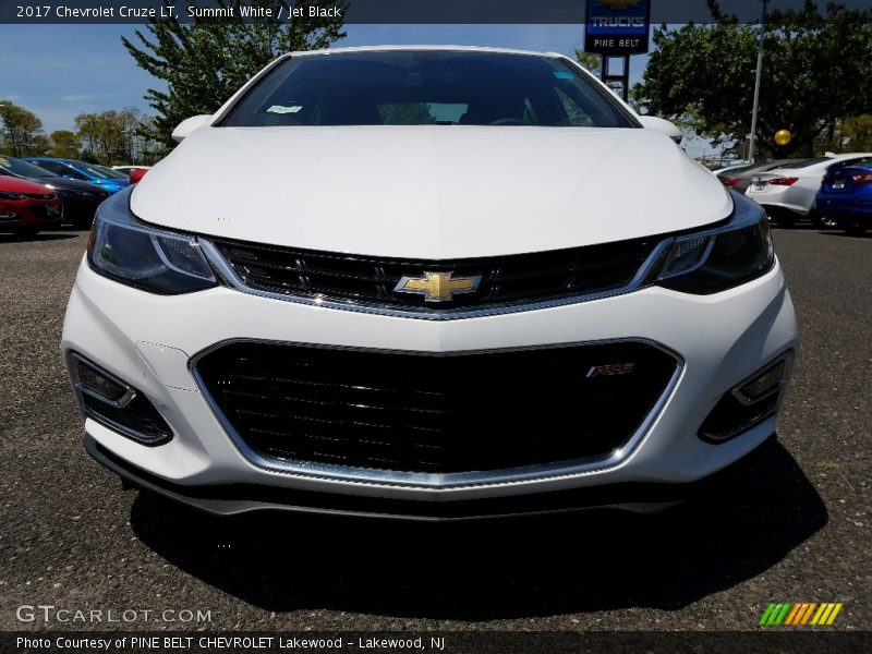 Summit White / Jet Black 2017 Chevrolet Cruze LT