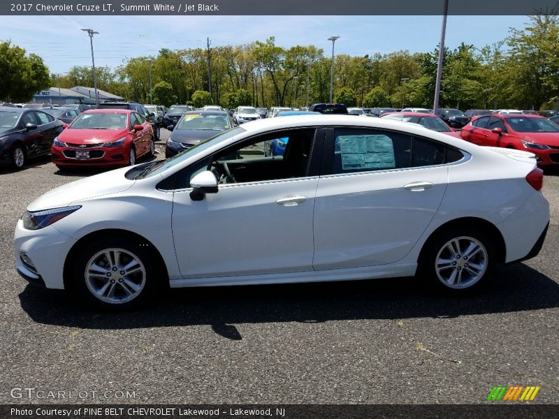 Summit White / Jet Black 2017 Chevrolet Cruze LT