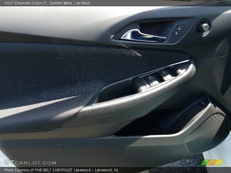 Summit White / Jet Black 2017 Chevrolet Cruze LT