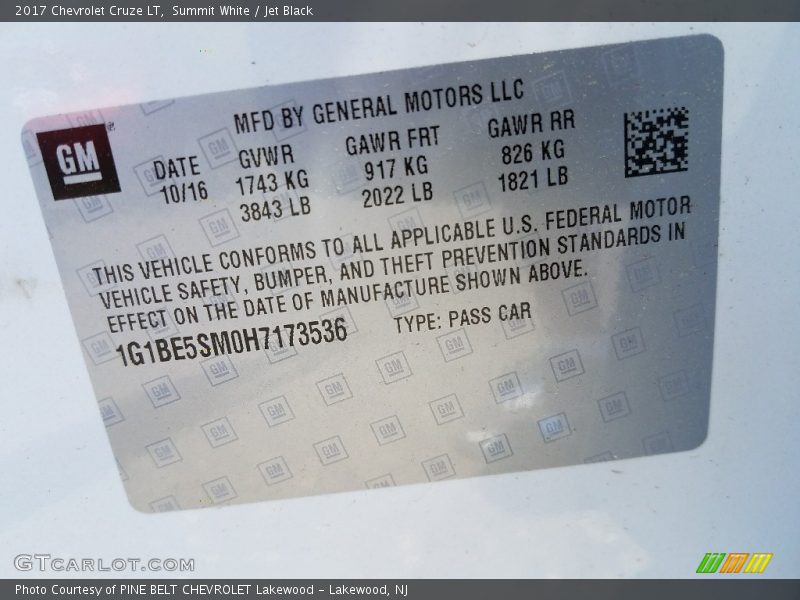 Summit White / Jet Black 2017 Chevrolet Cruze LT