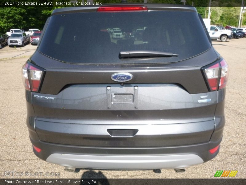 Magnetic / Charcoal Black 2017 Ford Escape SE 4WD