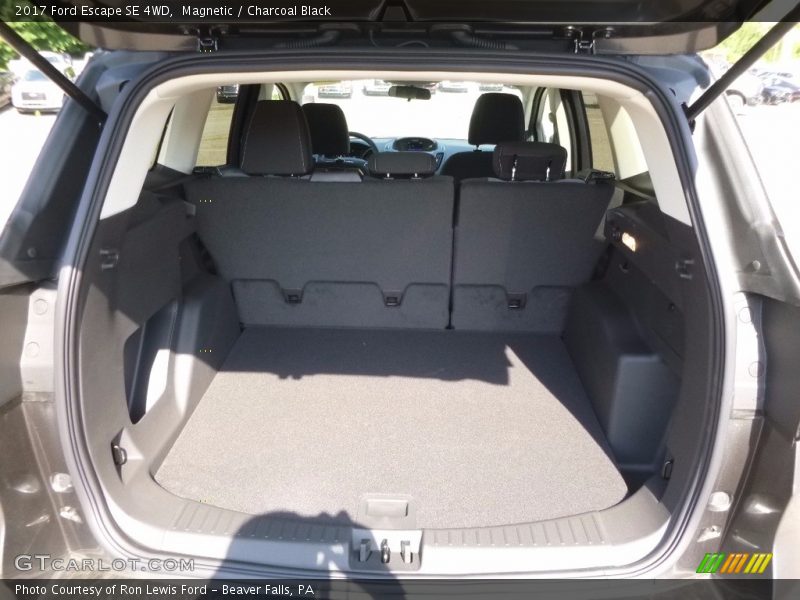 Magnetic / Charcoal Black 2017 Ford Escape SE 4WD