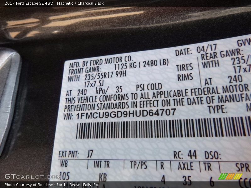 Magnetic / Charcoal Black 2017 Ford Escape SE 4WD