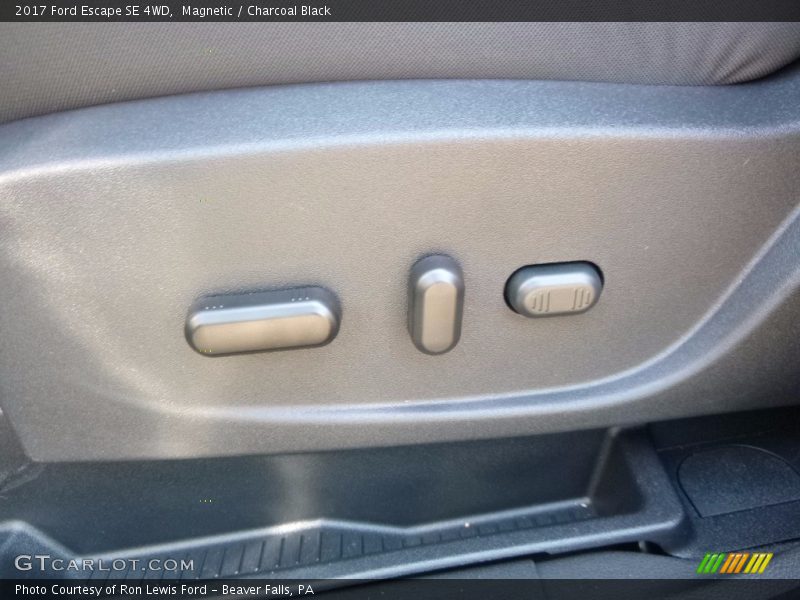 Magnetic / Charcoal Black 2017 Ford Escape SE 4WD