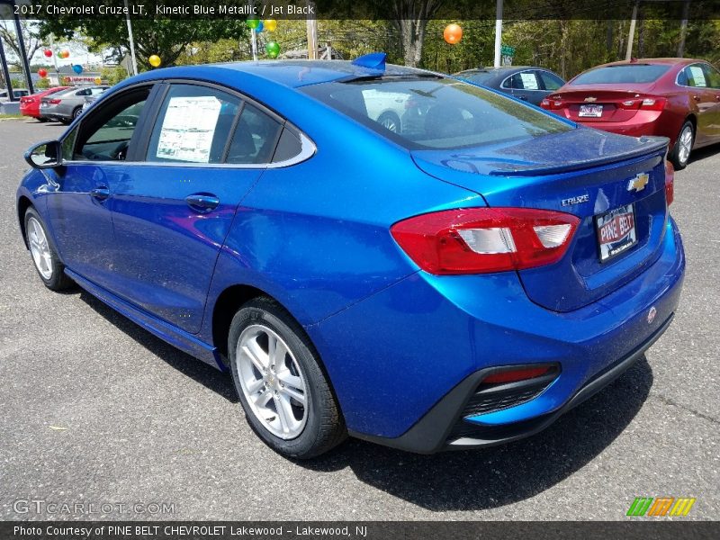 Kinetic Blue Metallic / Jet Black 2017 Chevrolet Cruze LT