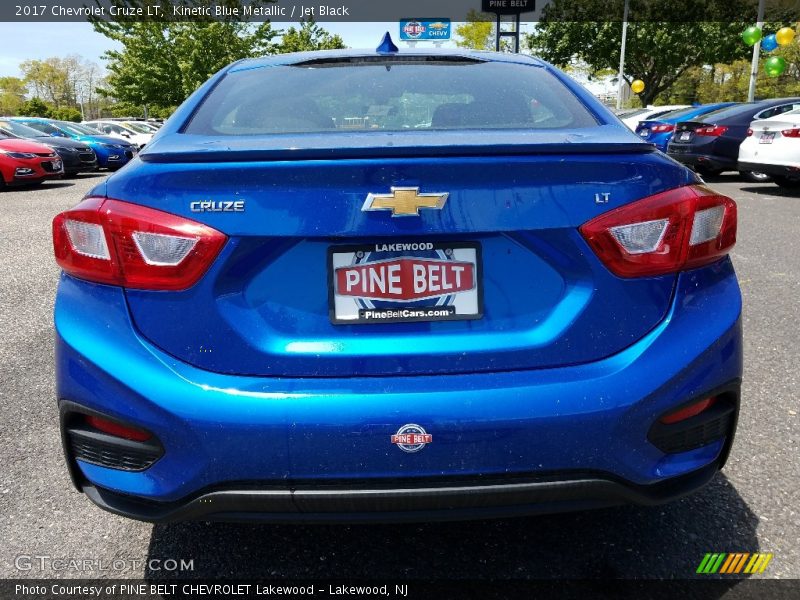 Kinetic Blue Metallic / Jet Black 2017 Chevrolet Cruze LT