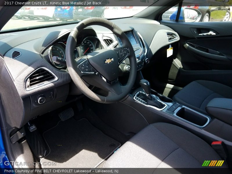 Kinetic Blue Metallic / Jet Black 2017 Chevrolet Cruze LT