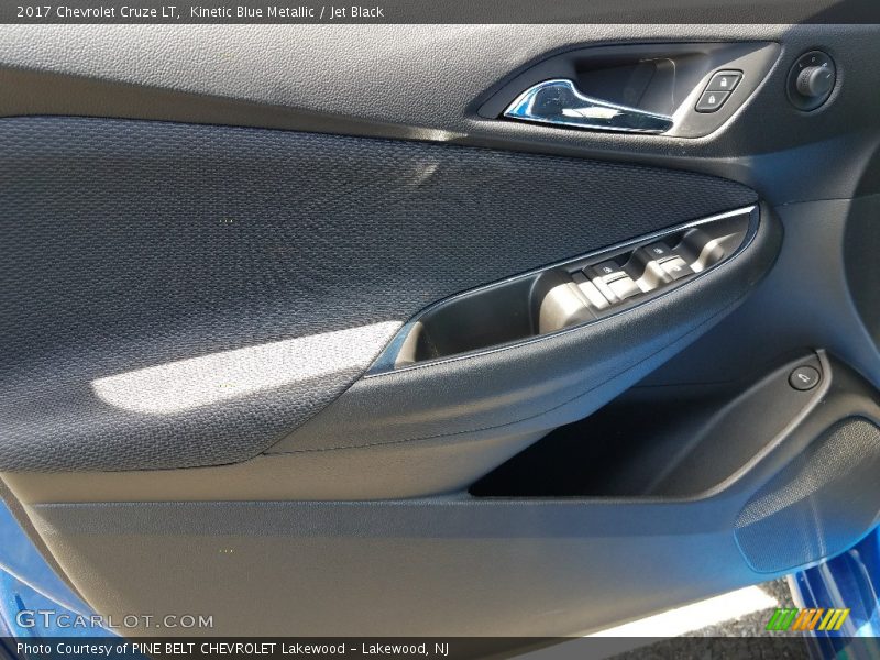 Kinetic Blue Metallic / Jet Black 2017 Chevrolet Cruze LT