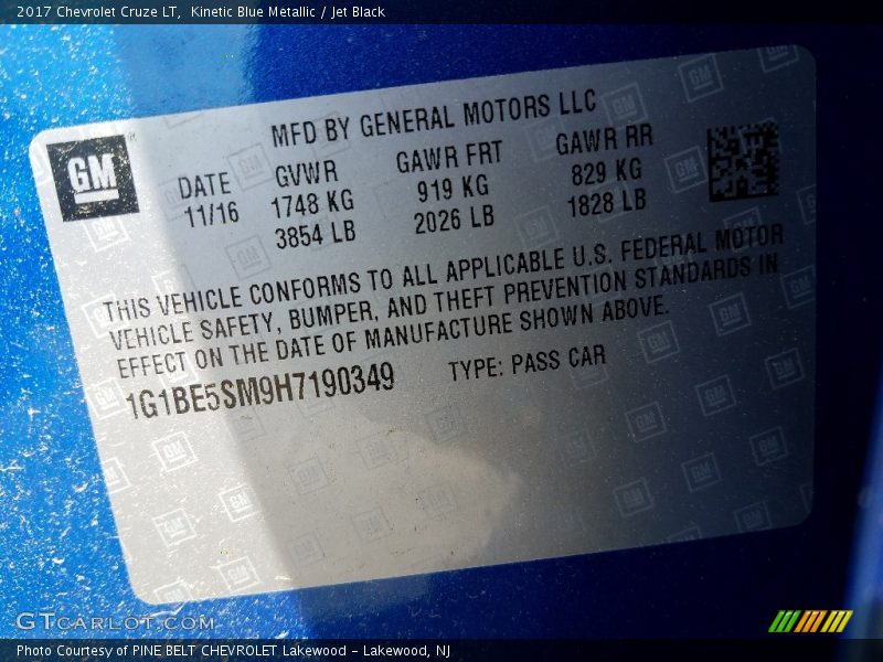 Kinetic Blue Metallic / Jet Black 2017 Chevrolet Cruze LT