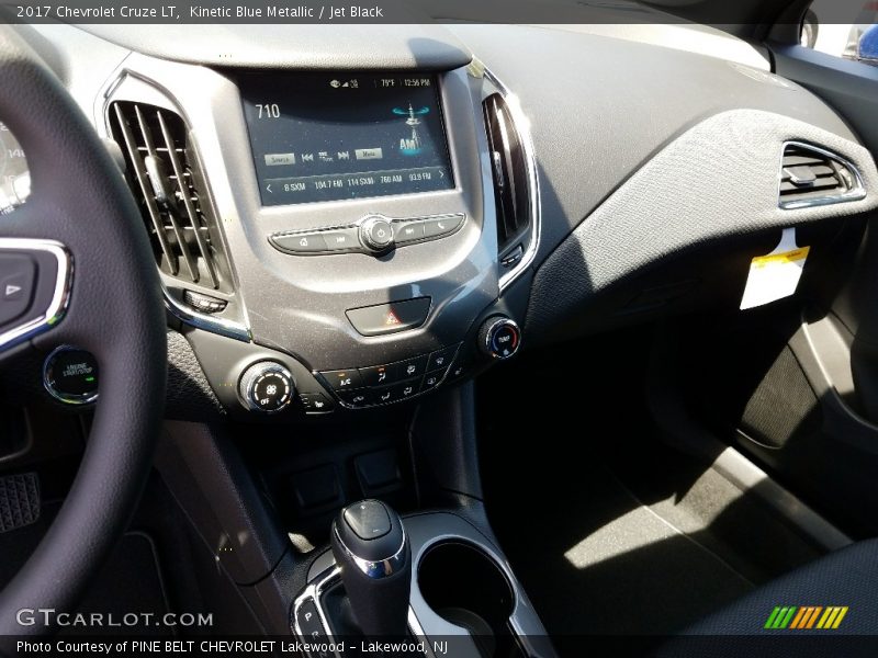 Kinetic Blue Metallic / Jet Black 2017 Chevrolet Cruze LT