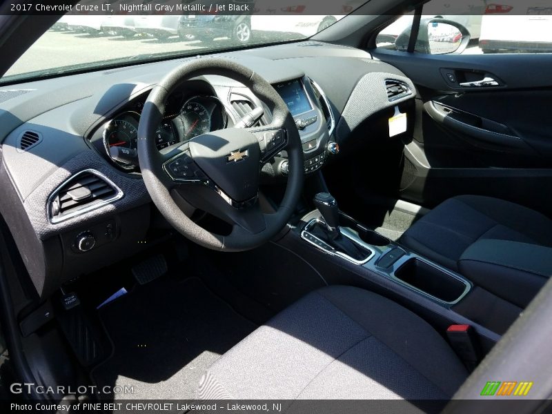 Nightfall Gray Metallic / Jet Black 2017 Chevrolet Cruze LT