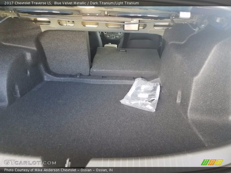 Blue Velvet Metallic / Dark Titanium/Light Titanium 2017 Chevrolet Traverse LS