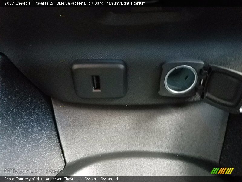 Blue Velvet Metallic / Dark Titanium/Light Titanium 2017 Chevrolet Traverse LS