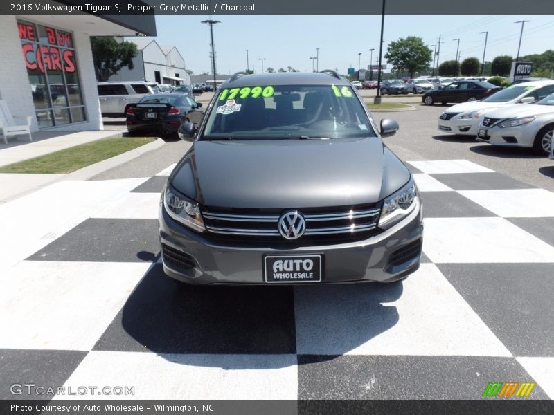Pepper Gray Metallic / Charcoal 2016 Volkswagen Tiguan S