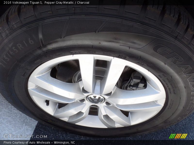 Pepper Gray Metallic / Charcoal 2016 Volkswagen Tiguan S