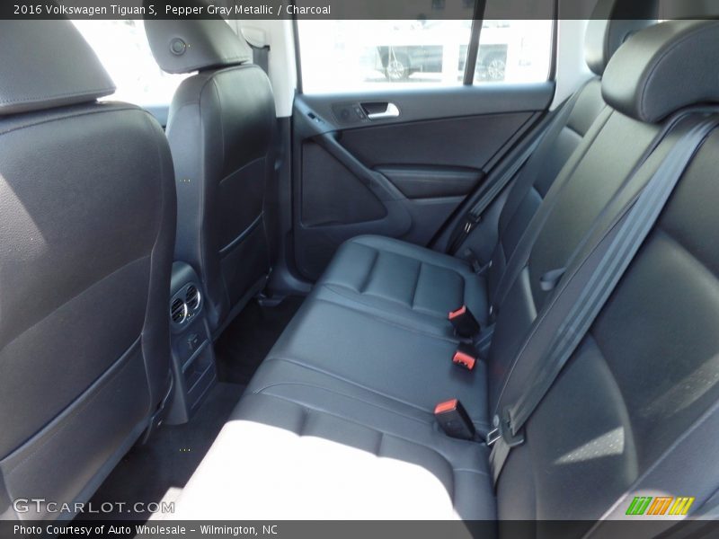 Pepper Gray Metallic / Charcoal 2016 Volkswagen Tiguan S