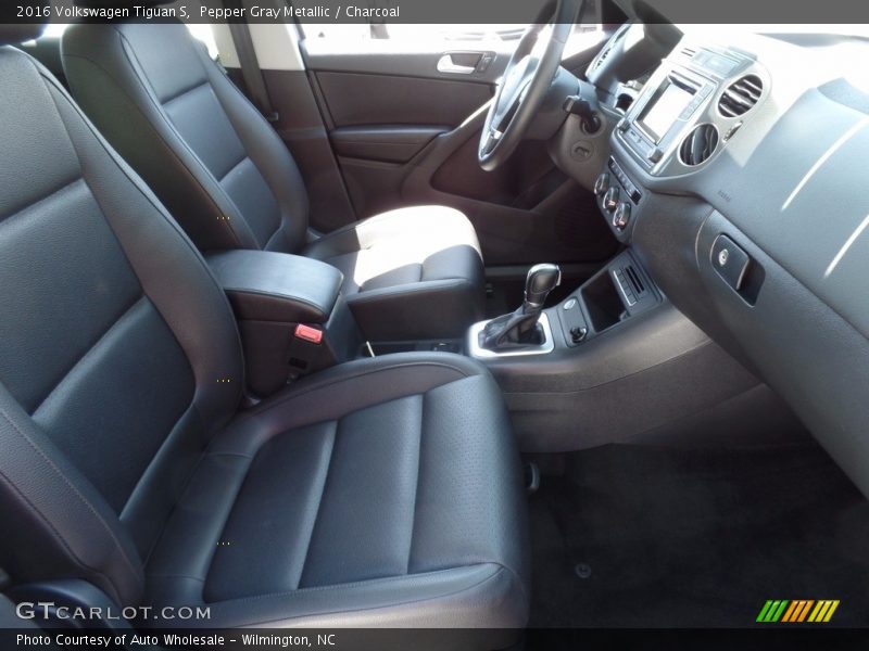Pepper Gray Metallic / Charcoal 2016 Volkswagen Tiguan S