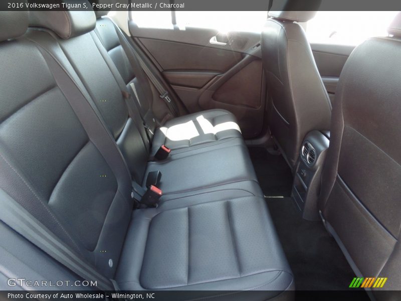 Pepper Gray Metallic / Charcoal 2016 Volkswagen Tiguan S