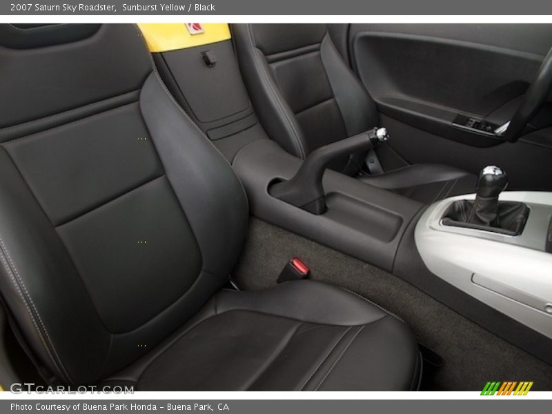 Sunburst Yellow / Black 2007 Saturn Sky Roadster