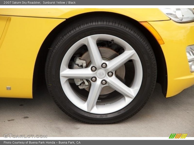 Sunburst Yellow / Black 2007 Saturn Sky Roadster