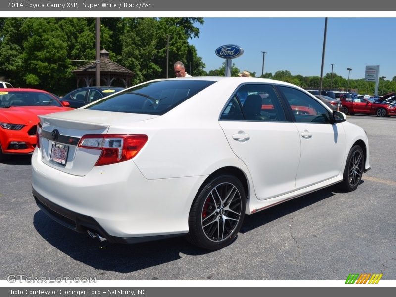 Super White / Black/Ash 2014 Toyota Camry XSP