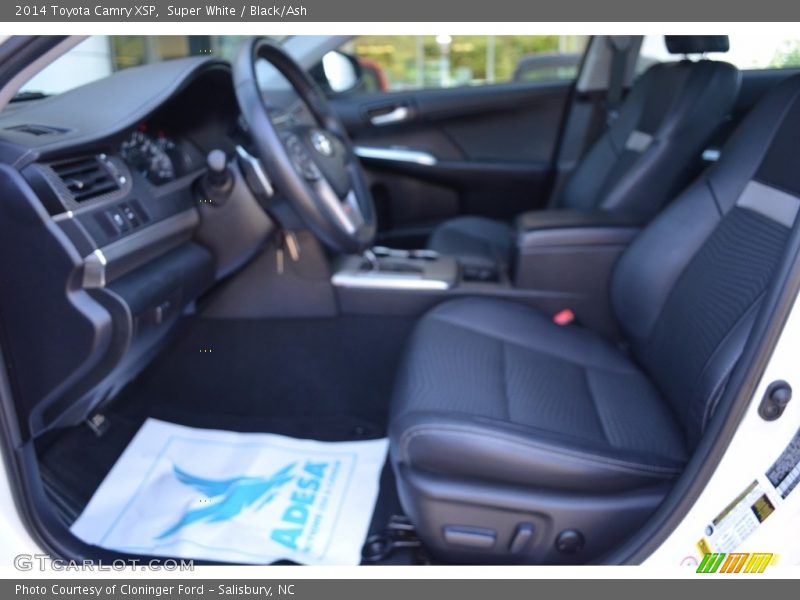 Super White / Black/Ash 2014 Toyota Camry XSP
