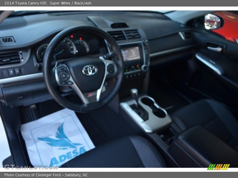 Super White / Black/Ash 2014 Toyota Camry XSP