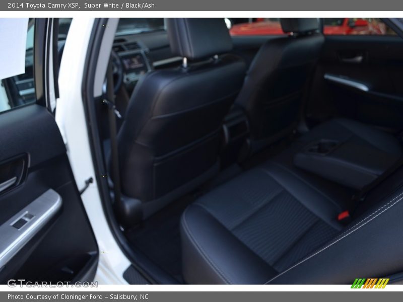 Super White / Black/Ash 2014 Toyota Camry XSP