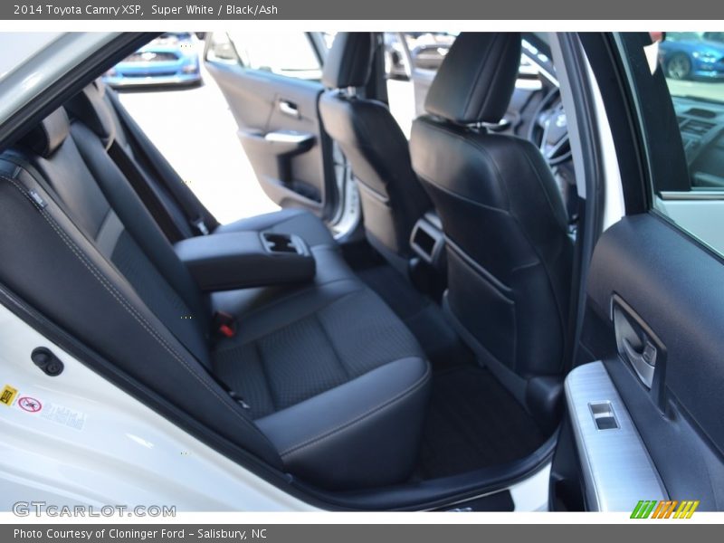 Super White / Black/Ash 2014 Toyota Camry XSP