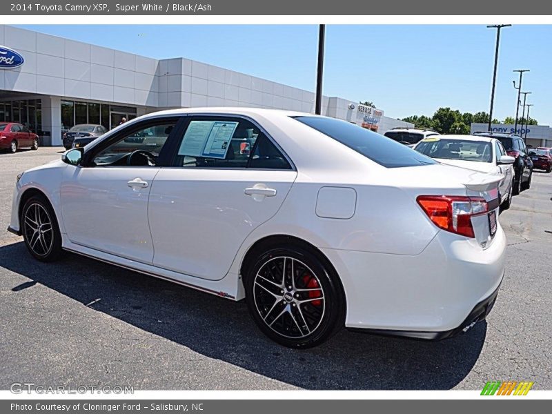 Super White / Black/Ash 2014 Toyota Camry XSP