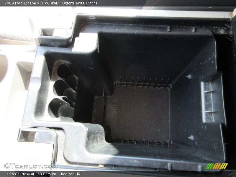 Oxford White / Stone 2009 Ford Escape XLT V6 4WD