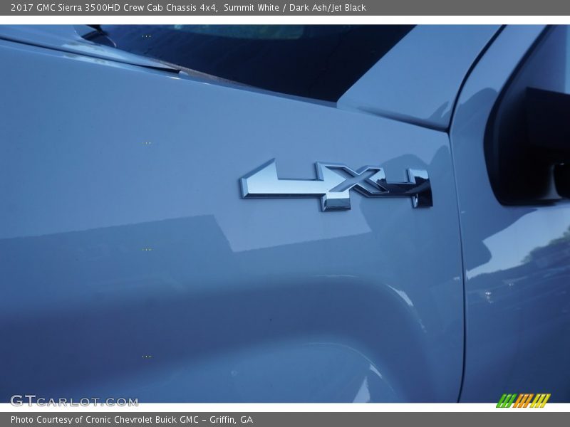 Summit White / Dark Ash/Jet Black 2017 GMC Sierra 3500HD Crew Cab Chassis 4x4