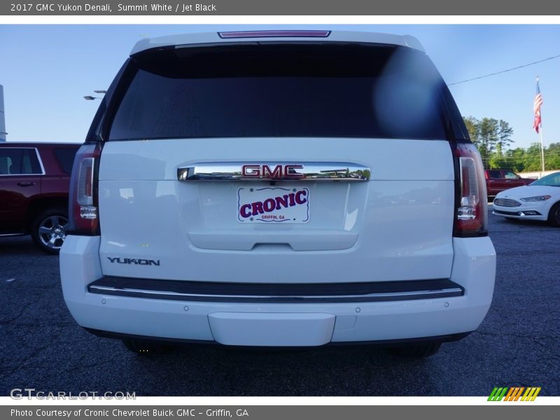 Summit White / Jet Black 2017 GMC Yukon Denali