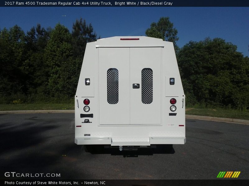 Bright White / Black/Diesel Gray 2017 Ram 4500 Tradesman Regular Cab 4x4 Utility Truck