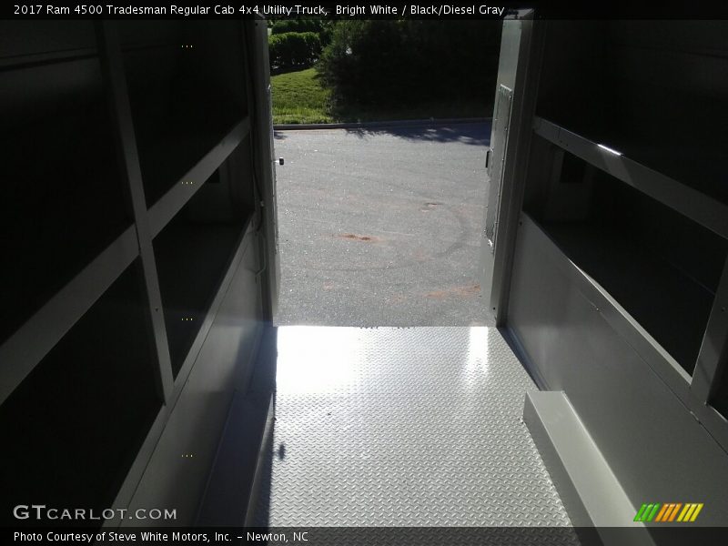 Bright White / Black/Diesel Gray 2017 Ram 4500 Tradesman Regular Cab 4x4 Utility Truck