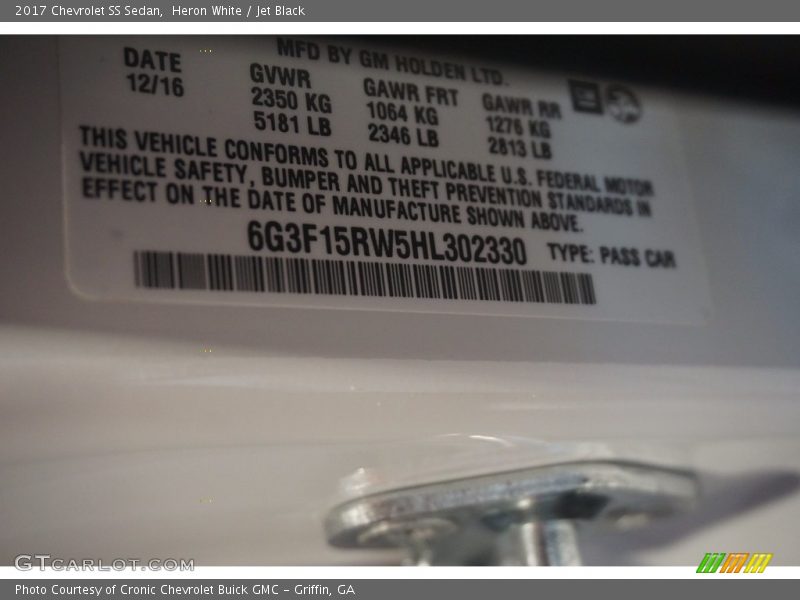 Heron White / Jet Black 2017 Chevrolet SS Sedan