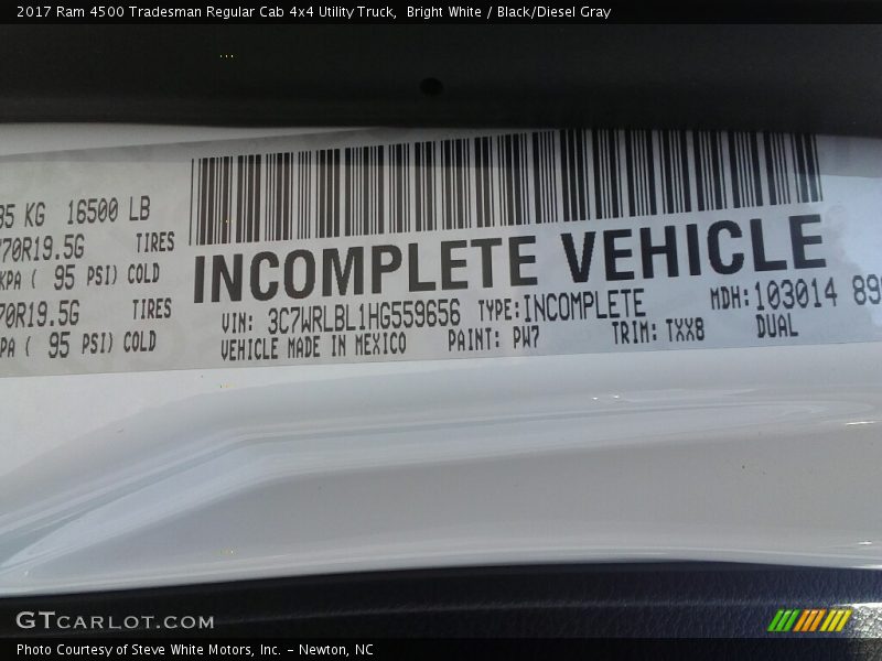 Bright White / Black/Diesel Gray 2017 Ram 4500 Tradesman Regular Cab 4x4 Utility Truck