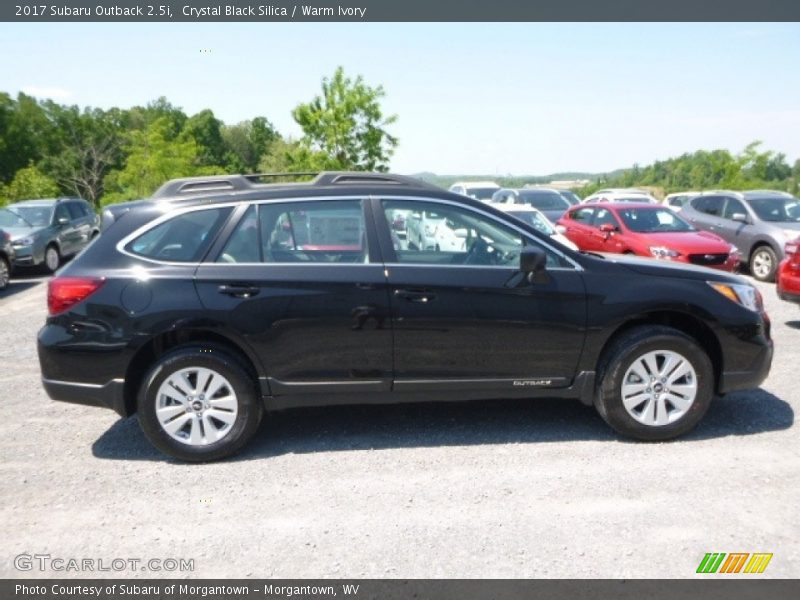 Crystal Black Silica / Warm Ivory 2017 Subaru Outback 2.5i