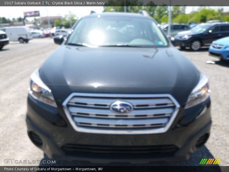 Crystal Black Silica / Warm Ivory 2017 Subaru Outback 2.5i