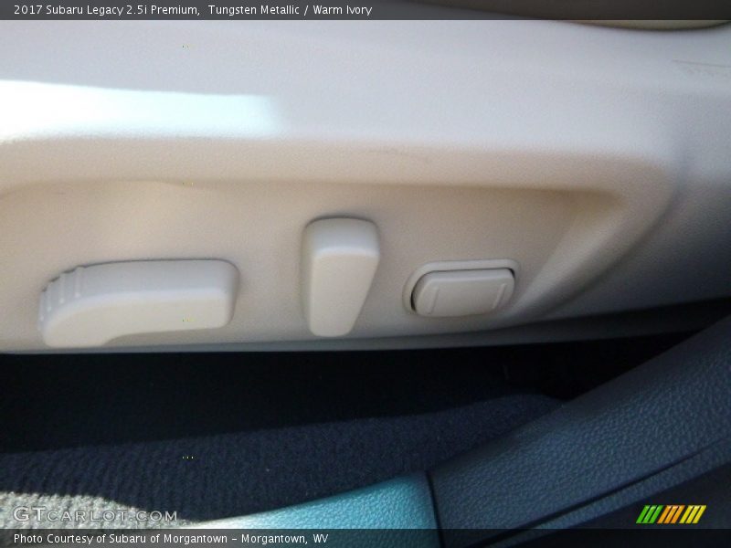 Tungsten Metallic / Warm Ivory 2017 Subaru Legacy 2.5i Premium