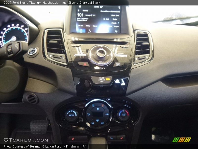 Ingot Silver / Charcoal Black 2017 Ford Fiesta Titanium Hatchback