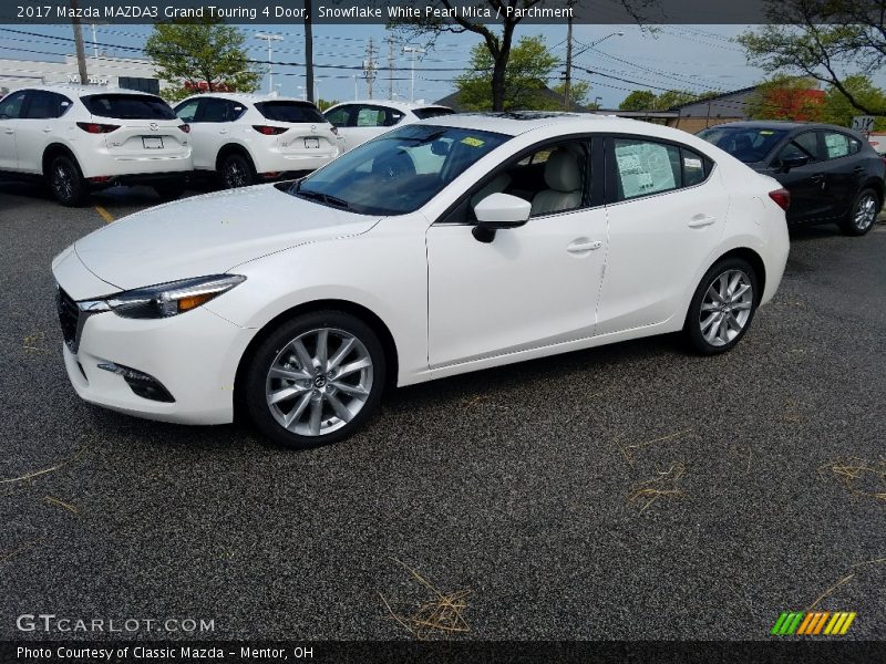 Front 3/4 View of 2017 MAZDA3 Grand Touring 4 Door