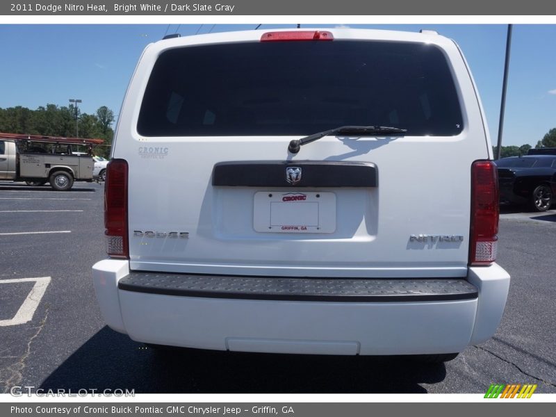 Bright White / Dark Slate Gray 2011 Dodge Nitro Heat